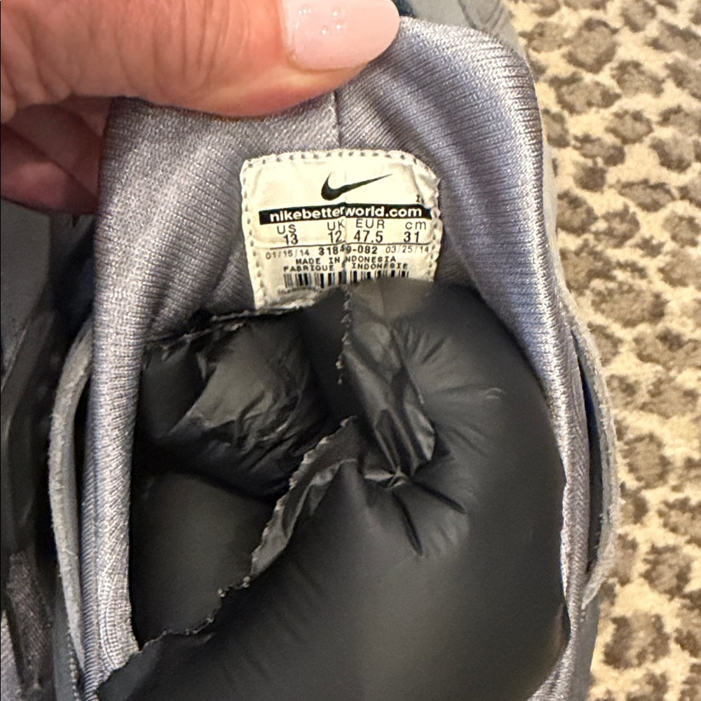 Nike Air Huarache Men's size 13 grey & Black Nike Sneakers. LOOK! - Picture 6 of 13